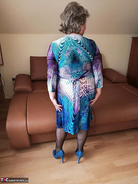 Old lady hikes up her dress to finger drilled her moist beaver in nylons - Image 1 of 20  in Pussy category   featuring Caro 
