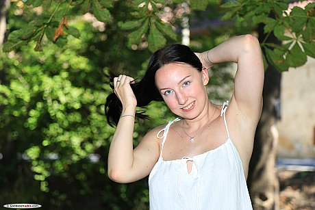 Goddess Nudes performed by Bella Mia nude Pictures - Image 3 of 21  in Model category   featuring Bella Mia 