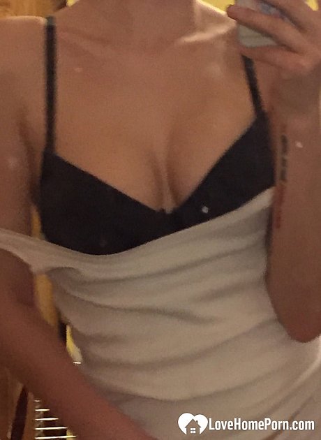 Slender amateur brunette strips and poses naked in front of the mirror - Image 1 of 20  in Amateur category  