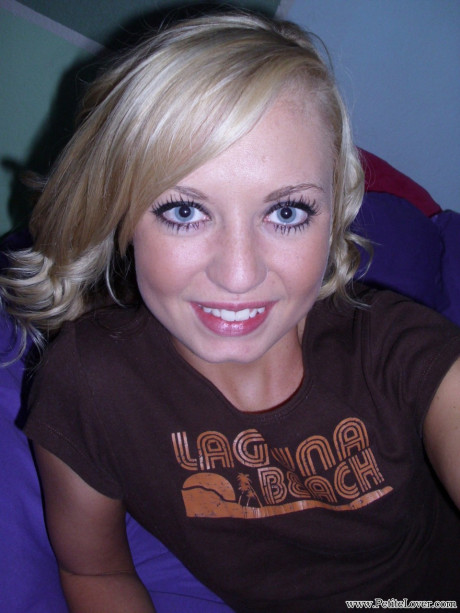 Petite amateur babe Tiff shows her delicious cunt to the camera - #1086163