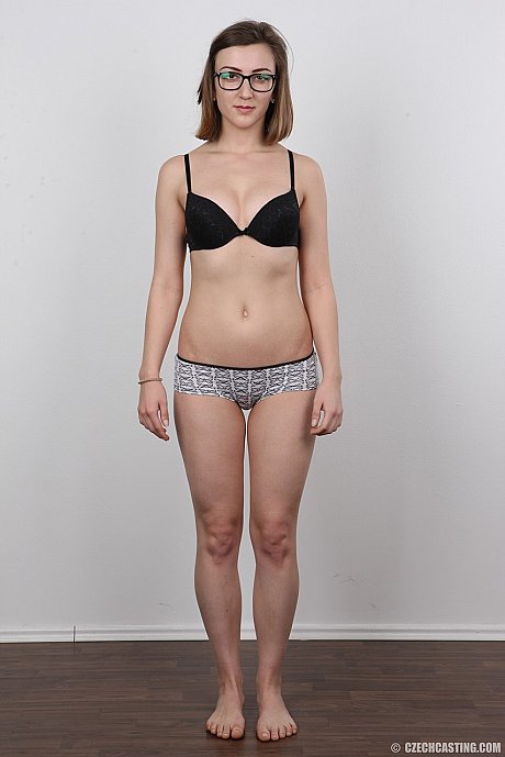 Glasses clad Vendula photographed nude for amateur porn gig - Image 7 of 20  in Spreading category   featuring Vendula 