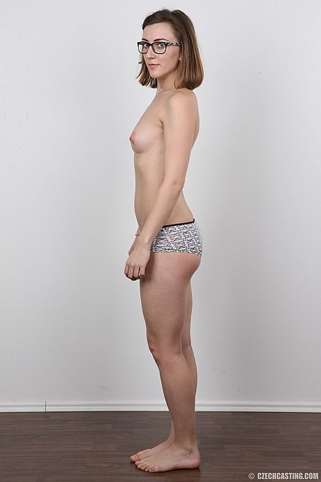 Glasses clad Vendula photographed nude for amateur porn gig - Image 10 of 20  in Spreading category   featuring Vendula 