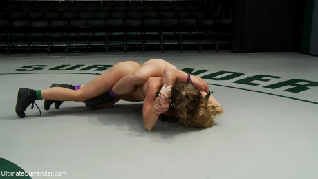 Lesbian wrestlers Dee Williams & Ariel X have their boobies bared during a fight - #1318243