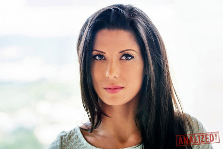 Stunning brunette MILF Alexa Tomas exposing & showing off her hot booty - #1163298