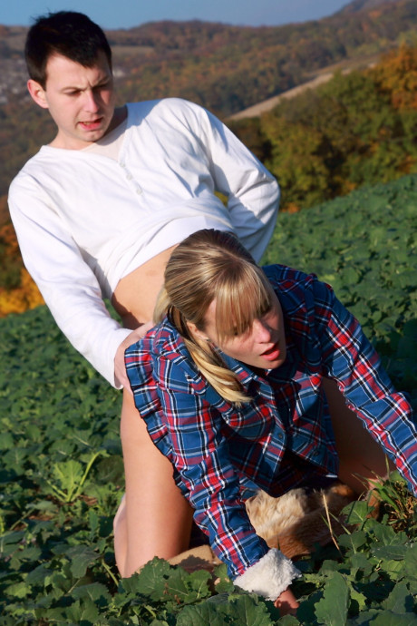Blondy skank girlfriend lady and her boyfriend have sex in a crop field away from prying eyes - #647270