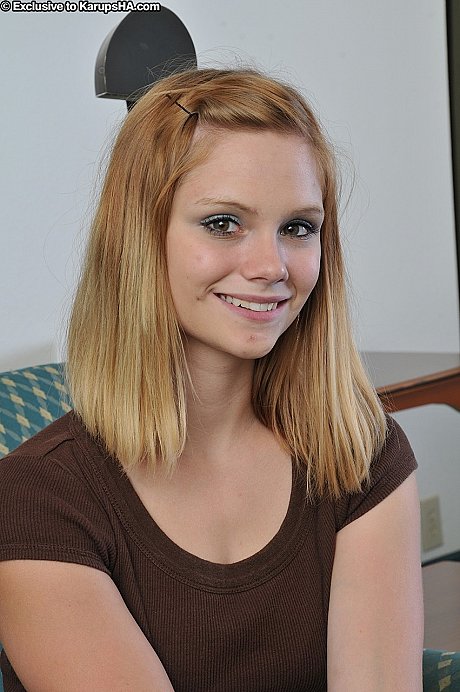 Kinky ginger head Brittny shows off her huge ass & spreads her yummy cunt - Image 2 of 21  in Masturbation category   featuring Brittny 