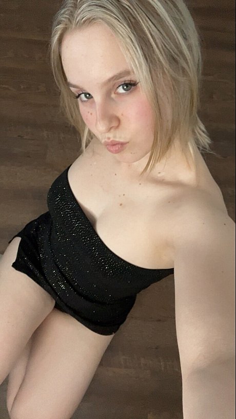 OnlyFans Madison Rose XXX Pics - Image 4 of 11  in Model category  