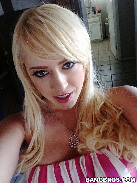 Blondie babe with amazing boobies Kagney Linn Karter spreads her legs for a BBC - Image 1 of 21  in Outdoor category   featuring Sean Michaels, Kagney Linn Karter 