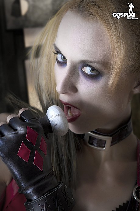 Cosplay enthusiast Harley Quinn hits upon great solo poses - Image 5 of 12  in Dildo category   featuring Lana 