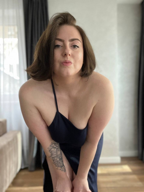 Voluptuous OnlyFans model shows off her massive tits & her huge behind - #1324828