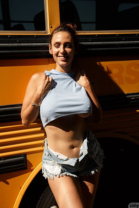 Stunner with huge boobies Rhonda Biasi posing braless in pretty shirt & shorts - Gallery #6715