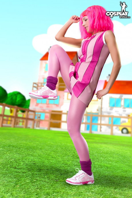 Adorable slut girlfriend lady with pink hair Lazy Town exposes her nice body on a lawn - #502741