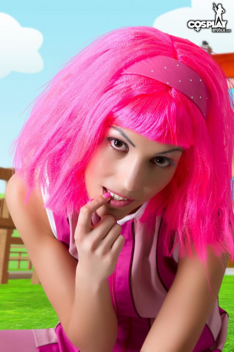 Adorable slut girlfriend lady with pink hair Lazy Town exposes her nice body on a lawn - #502743