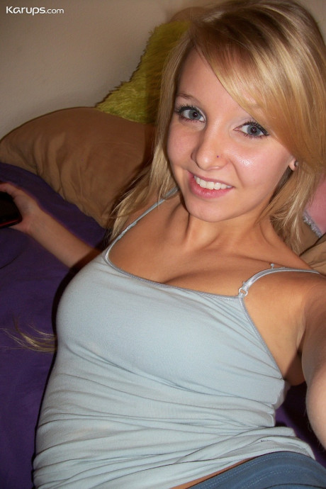Naturally busty Elle strips in her bedroom and reveals her lovely pink holes - #1229339