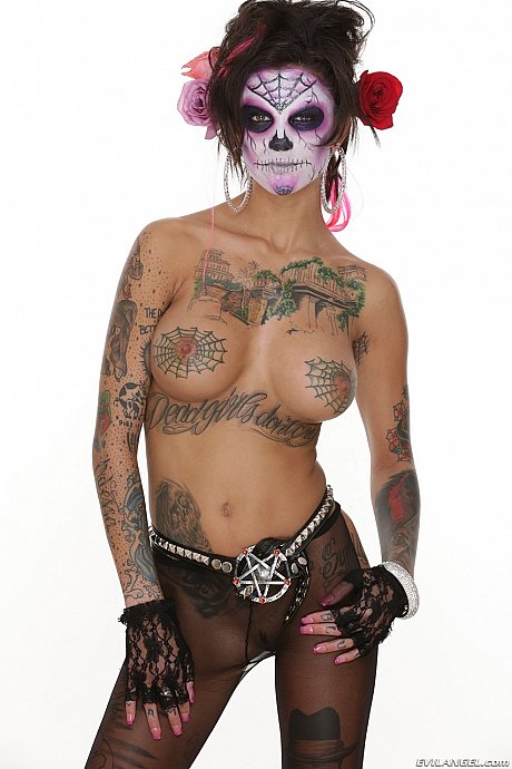 Tattooed skank broad Bonnie Rotten removing her ebony outfit and reveals fake  tits - Image 21 of 21  in Pantyhose category   featuring Bonnie Rotten 