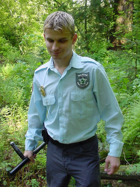 Brunette Alexis Suarez swallows off two police officers in the forest - #1533862