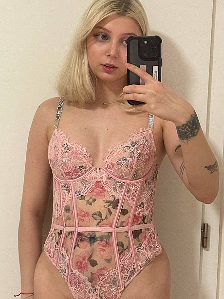 OnlyFans Lit1le Kitty starring Lit1le Kitty Hot XXX - Image 15 of 17  in Babe category   featuring Lit1le Kitty 