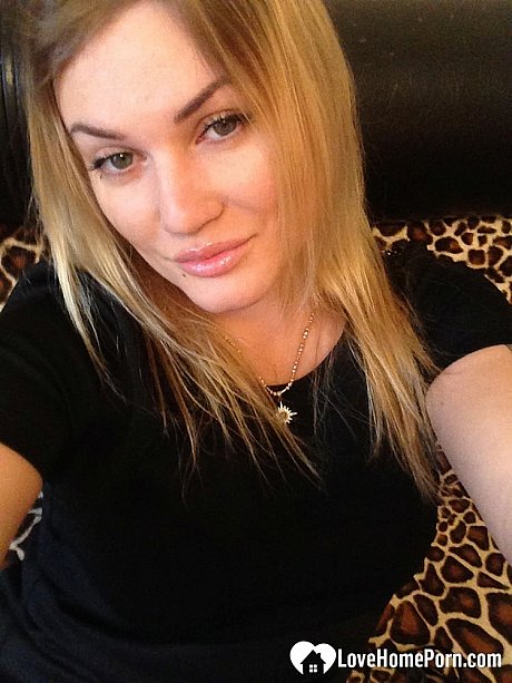 Blondie amateur shows off her juicy boobies & snatch while taking naked selfies - Image 16 of 20  in Amateur category  