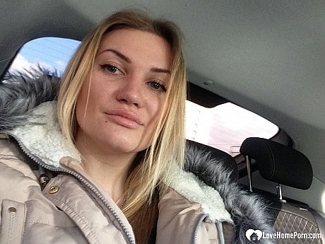 Blondie amateur shows off her juicy boobies & snatch while taking naked selfies - Image 18 of 20  in Amateur category  