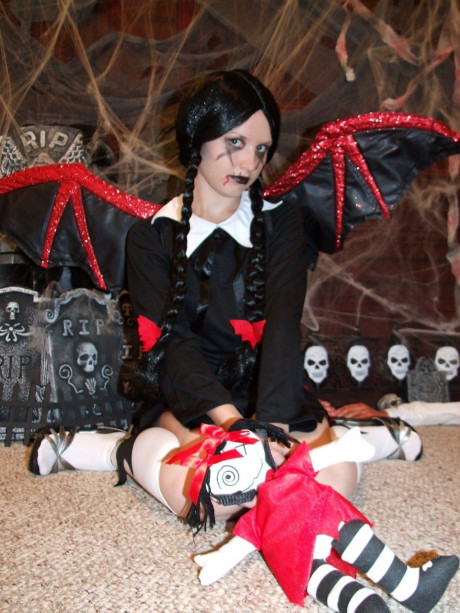 Pigtailed chinese MILF Kitty strips to pose undressed in a horror cosplay solo #83422