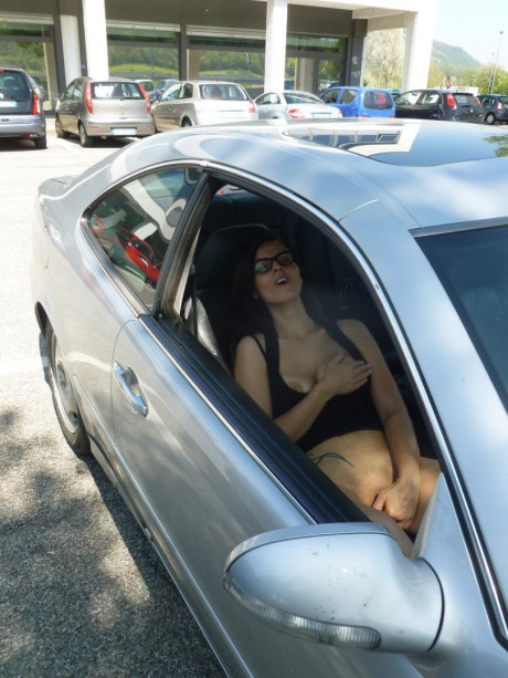 Slutty Rosy B plays with twat in the car before gives bj in the house - #33582