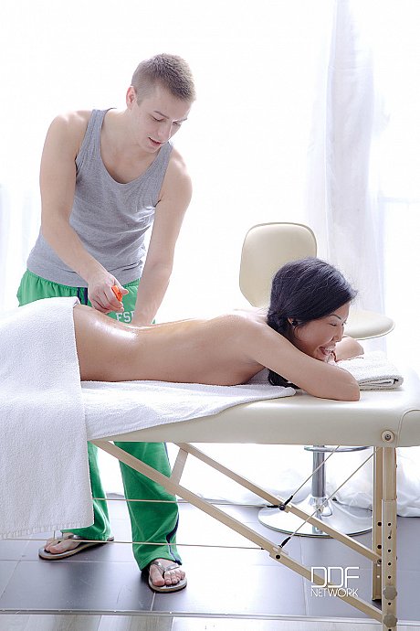 Asian teen Veiki gets seduced and has her cunt banged by her thin masseur - Image 3 of 21  in Pussy category   featuring Veiki 