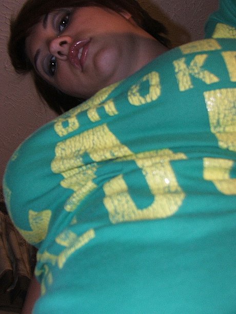 Amateur babe Dee unveils her humongous natural melons and poses in a solo - Image 2 of 20  in Babe category   featuring Dee 