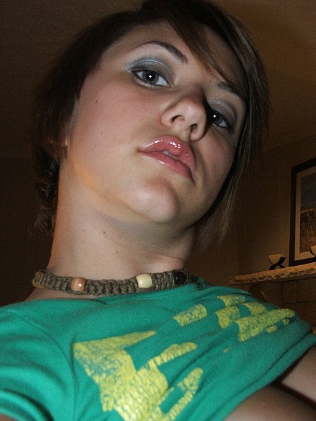 Amateur babe Dee unveils her humongous natural melons and poses in a solo - Image 11 of 20  in Babe category   featuring Dee 