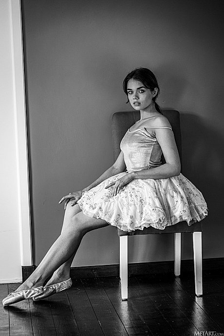 Beautiful ballerina Keira Blue shows her teen titties with puffy nipples - Image 16 of 21  in Outdoor category   featuring Keira Blue 