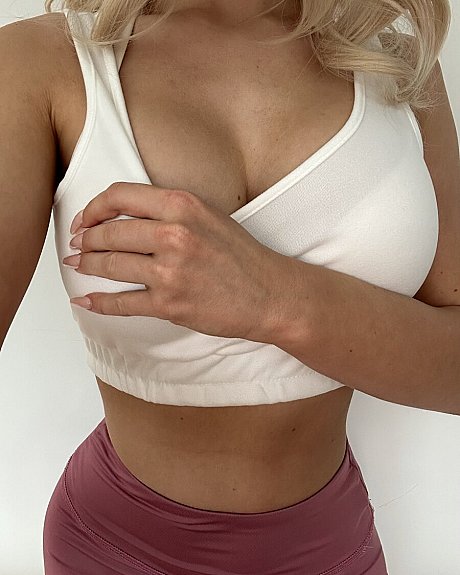 Glamorous babe flashes her humongous melons & shows off her round butt in panties - Image 3 of 20  in Babe category  