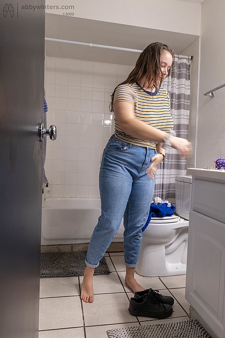 Chubby amateur Bonnie T shows her massive titties & butt while getting dressed - Image 11 of 20  in Amateur category   featuring Bonnie T 