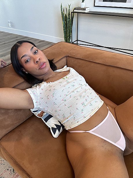 Ersties Sex Images - Image 2 of 20  in Pussy category  