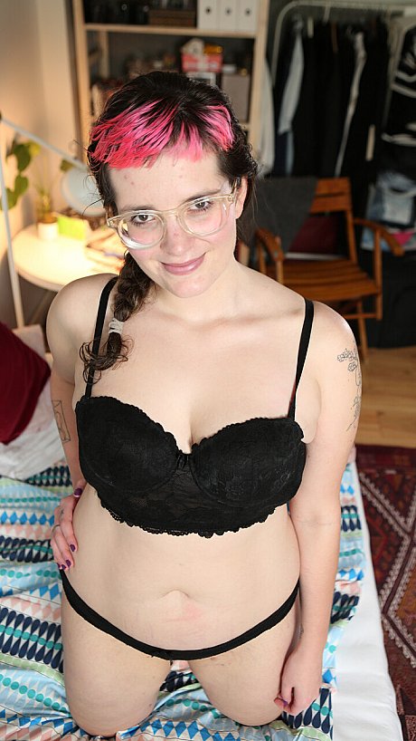 Ersties undressed Gallery - Image 8 of 20  in Amateur category  