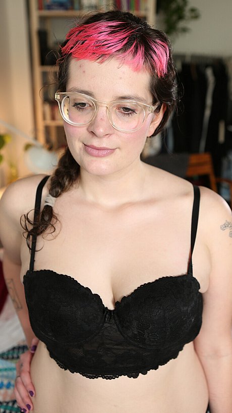 Ersties undressed Gallery - Image 9 of 20  in Amateur category  