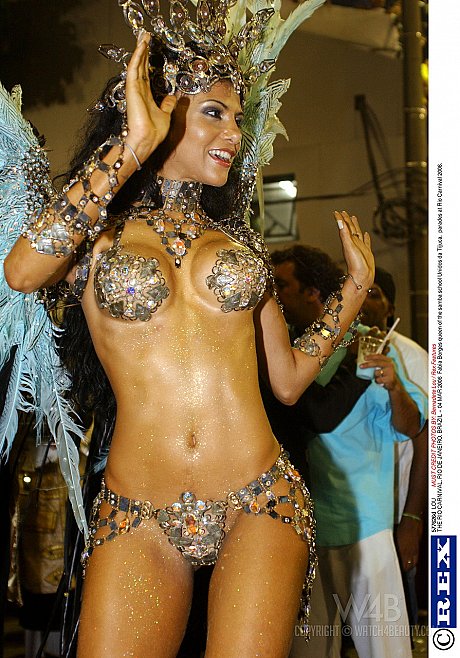 Alluring Latinas in sweet costumes expose their hot curves at the Rio Carnival - Gallery #40356