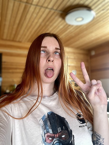 OnlyFans Ioanna Red Porn Gallery - Image 10 of 19  in Legs category  