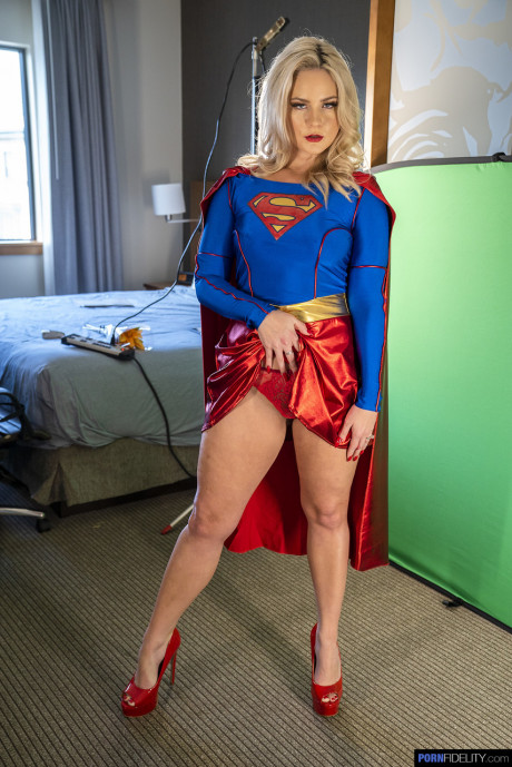Blondie supergirl Lisey sweet exposes her lovely booty and hot boobs in a solo - #605804