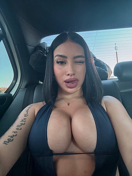 OnlyFans Leyla Amari performed by Leyla Amari Sex Images - Image 4 of 20  in Babe category   featuring Leyla Amari 