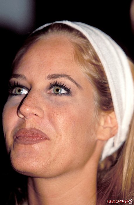 Hungarian MILF Wanda Curtis & her dirty friends sharing huge dongs - Image 11 of 20  in Ass category   featuring Wanda Curtis, Cassandra Wild, Kata Lynn 