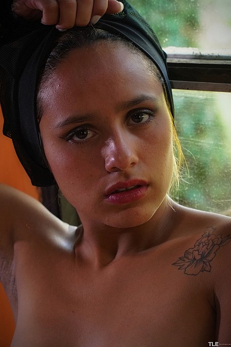 Viv Thomas performed by Romy Indy Hot Porn Pics - Image 14 of 21  in Lesbian category   featuring Romy Indy 