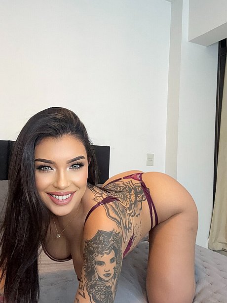 OnlyFans Francesca Amatoo starring Francesca Amatoo naked Pics - Image 2 of 12  in Tattoo category   featuring Francesca Amatoo 