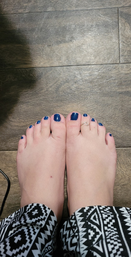 Lady gf girl with pretty legs shows her pretty toes in a hot foot fetish compilation - #1392043