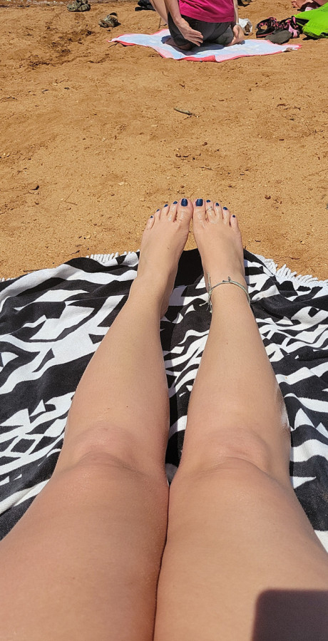 Lady gf girl with pretty legs shows her pretty toes in a hot foot fetish compilation - #1392045