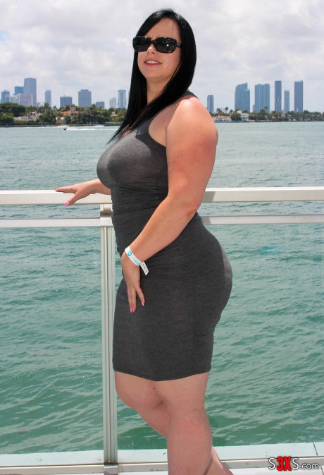 BBW bombshell Virgo Peridot bends over to show her big ass outdoors - #1334479