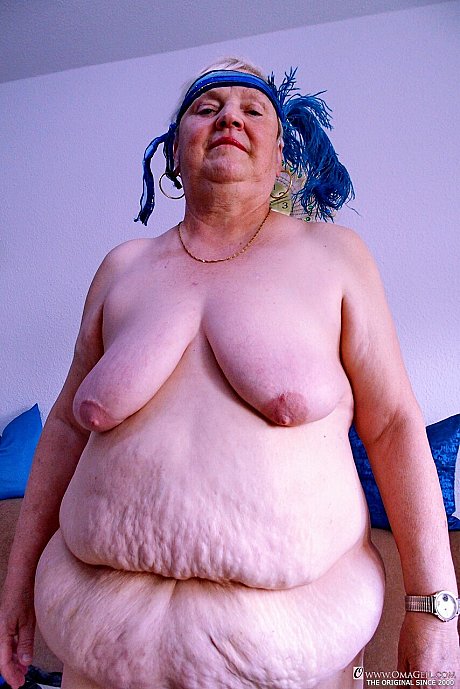 Oma Geil performed by Vesulvia Hot Pictures - Image 8 of 21  in Non Nude category   featuring Vesulvia 