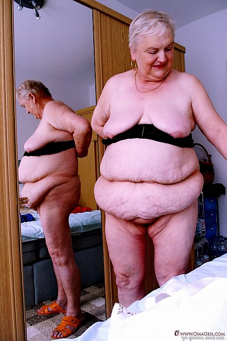 Oma Geil performed by Vesulvia Hot Pictures - Image 18 of 21  in Non Nude category   featuring Vesulvia 