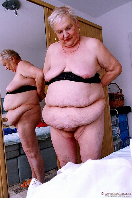 Oma Geil performed by Vesulvia Hot Pictures - Image 19 of 21  in Non Nude category   featuring Vesulvia 