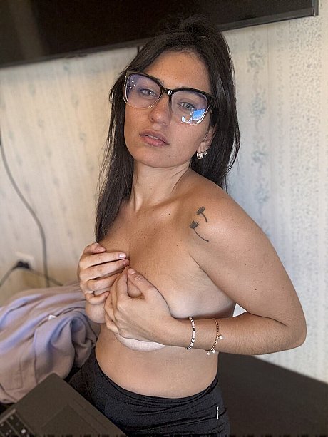OnlyFans Hot Melli nude Porn Pics - Image 11 of 14  in Babe category  
