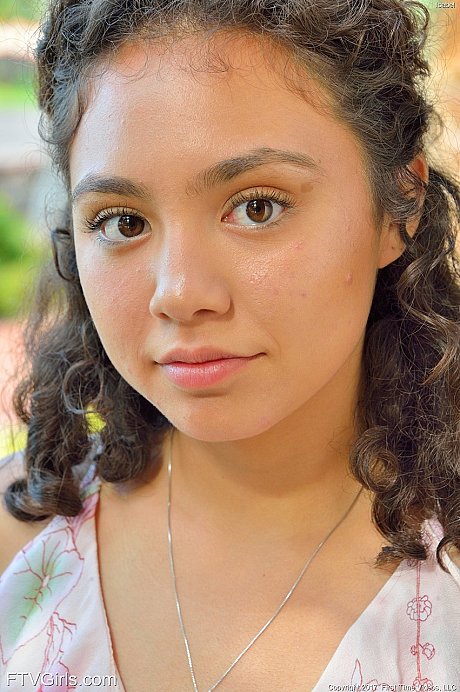 Glamorous teen Isabel showing off her flawless naked body outdoors - Image 4 of 20  in Outdoor category   featuring Bella Banks 