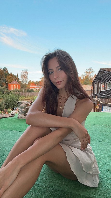 OnlyFans Faline Crosthwaite featuring Faline Crosthwaite nude Gallery - Image 5 of 10  in Model category   featuring Faline Crosthwaite 